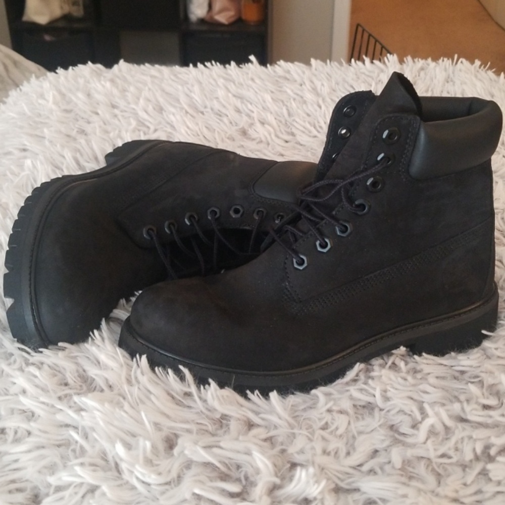 Black Timberland Boots 7.5 in men 9 in women